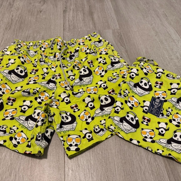 Mi Men's Panda Print Swim Trunks - Green